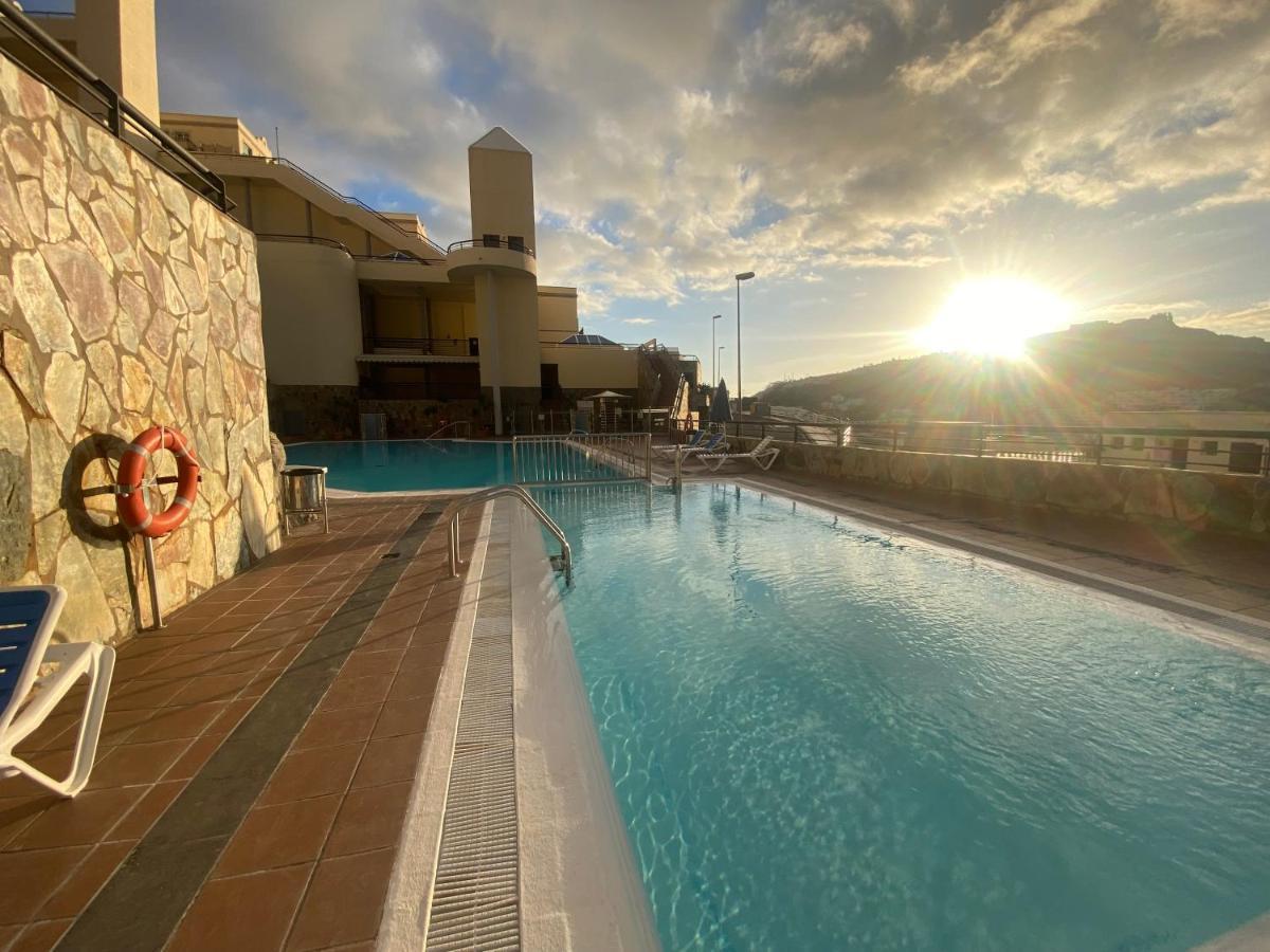 Modern Family Home Above Swimming Pool Puerto Rico  Dış mekan fotoğraf